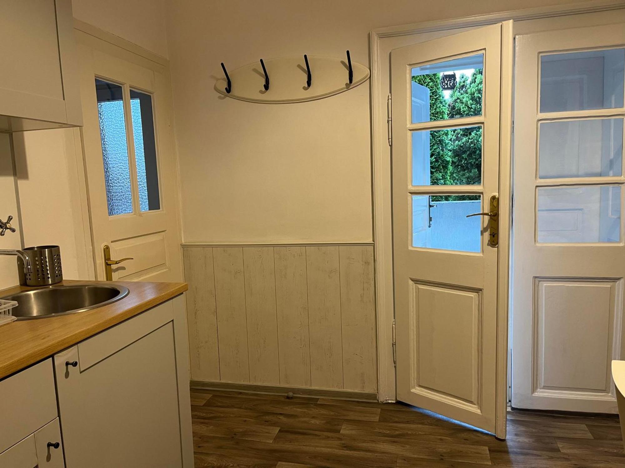 Idill Apartmanhaz B&B Tiszafüred Exterior foto
